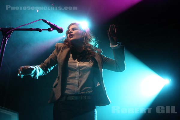 CHRISTINE AND THE QUEENS - 2011-04-12 - PARIS - La Fleche d'Or - 